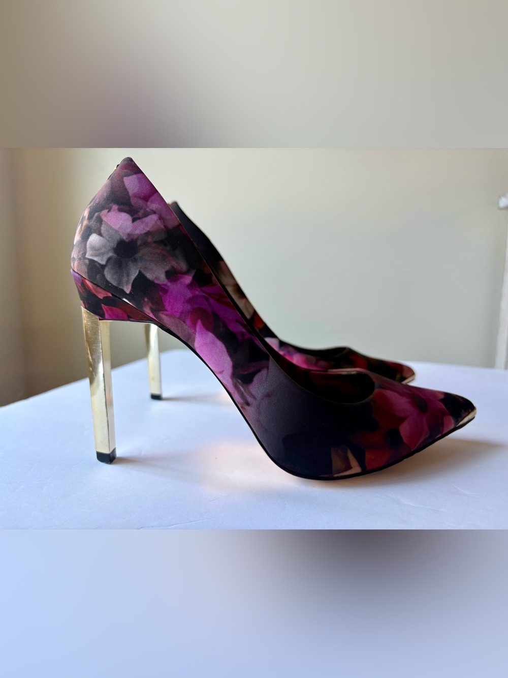 Ted Baker London Purple Floral Stiletto Pumps Gold Heels Pointed Toe Size 7.5